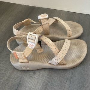 Chacos Polka Dots Size 7